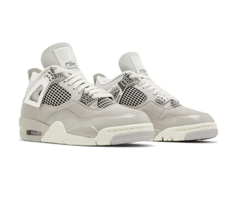 Jordan 4 'Frozen'