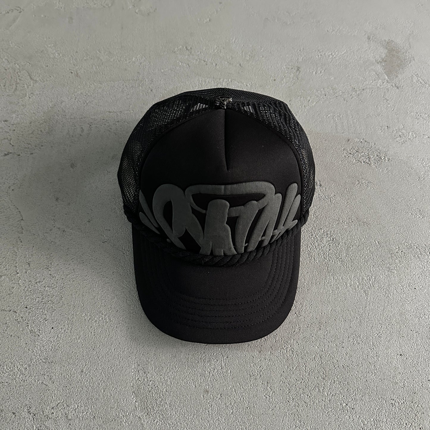 Syna Black/White/Grey Caps