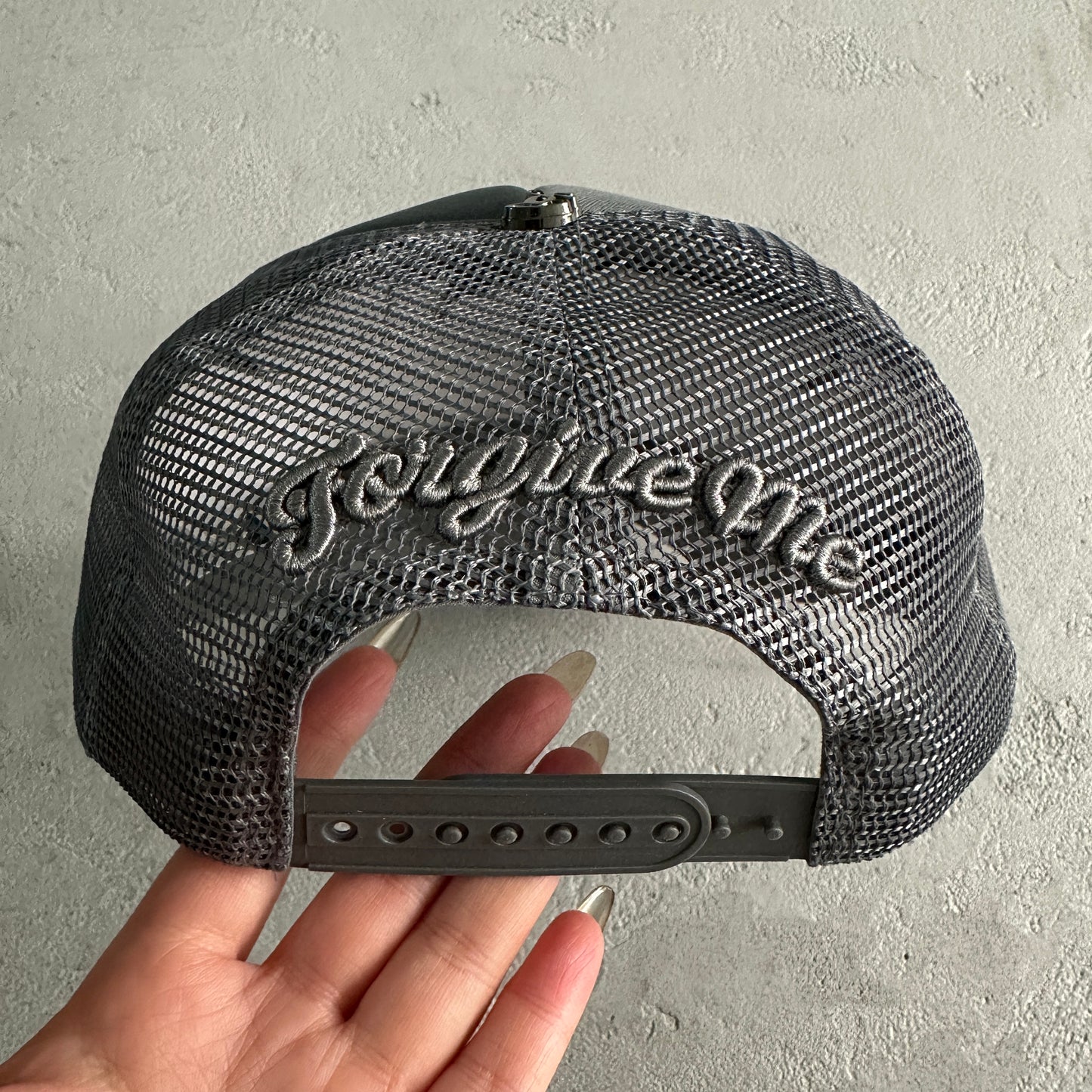 Syna Black/White/Grey Caps